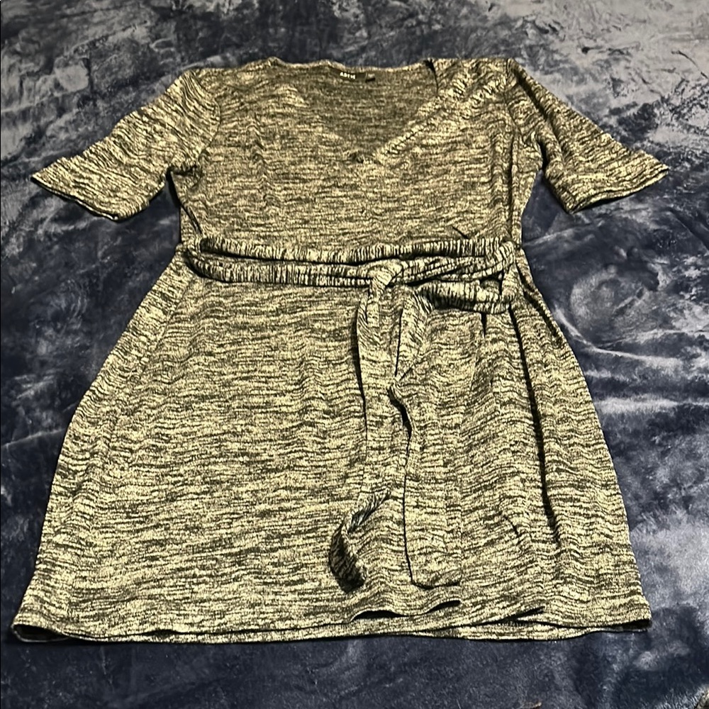 Chic Knit Dress with Belt